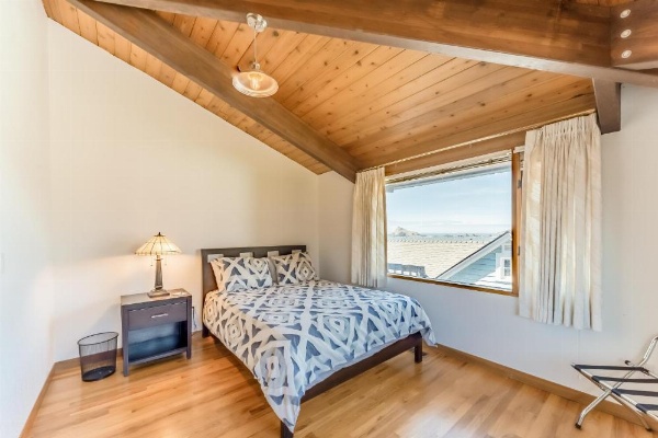 Crown of the Coast image 10