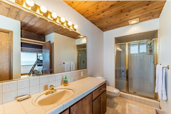 Crown of the Coast image 30